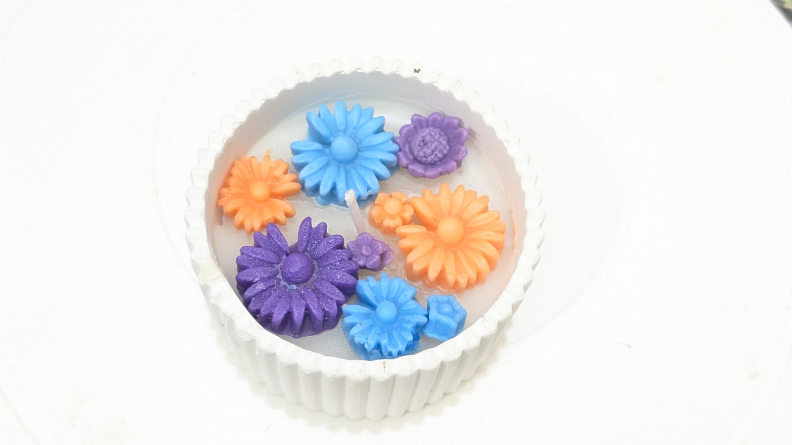 Mini Floral Wax Melt Cups image 5