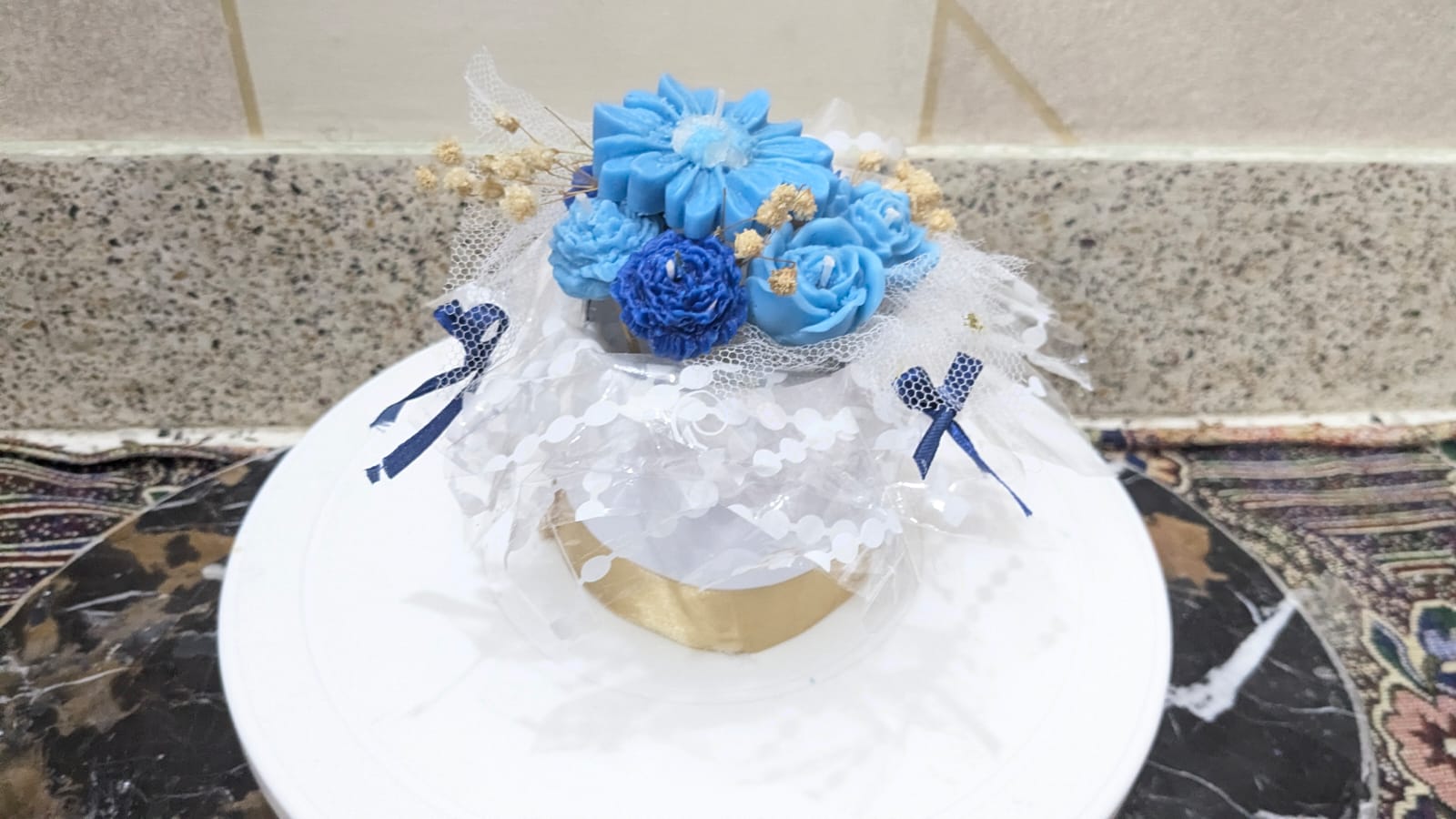 Floral Bouquet-Style Decorative Candle image 2